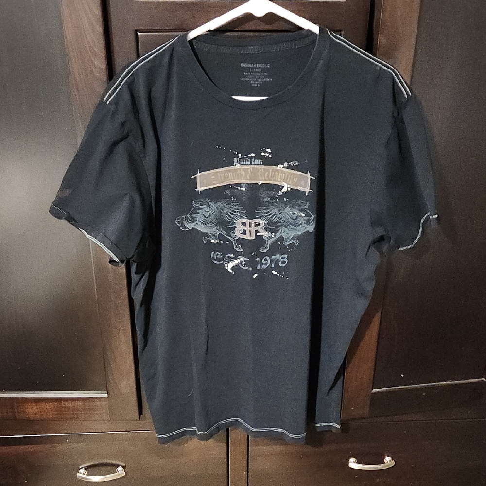 Banana Republic Black Graphic Tee